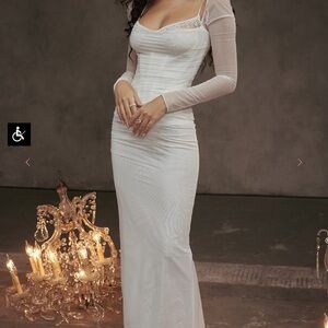 Elegant White Long Sleeve Dress